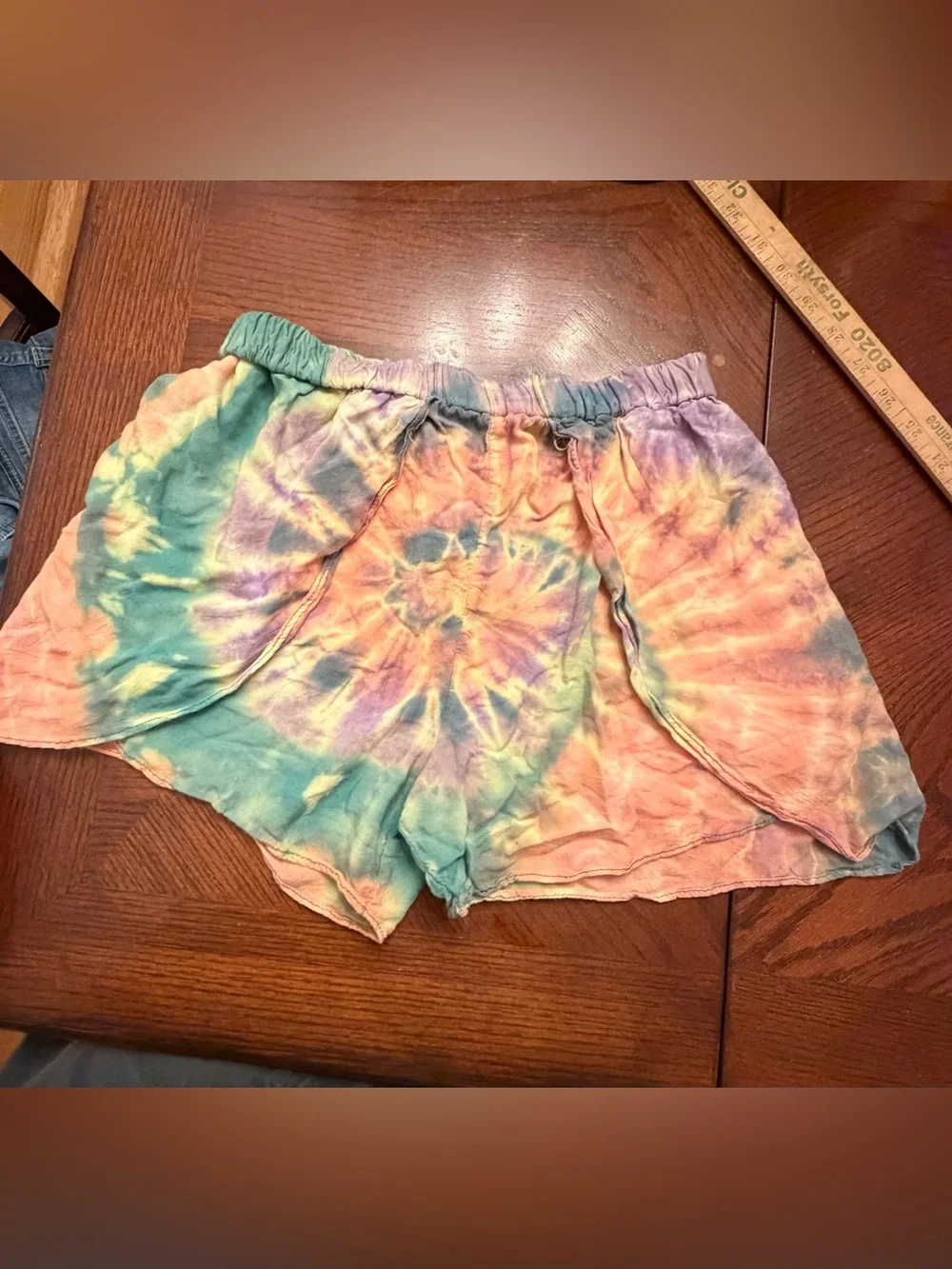 colorful Kathmandu Imports tie dye lounge festival shorts 🌈